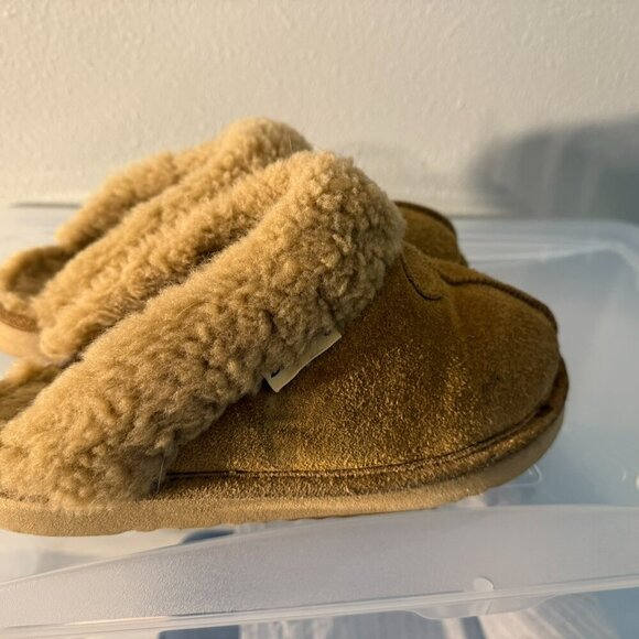Bear Paw Slippers - tan, lightly used. Very warm! - Picture 6 of 10